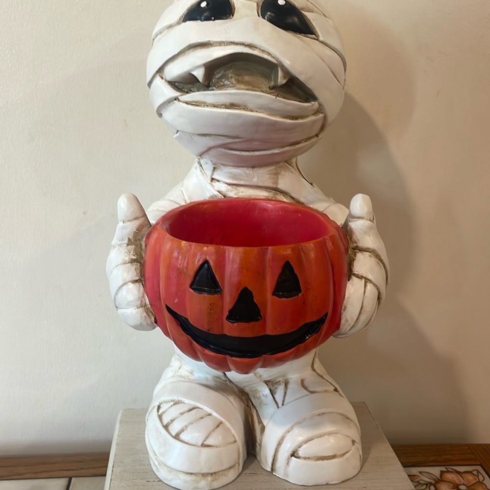 Marvin the Mummy with Candy Holder HTF